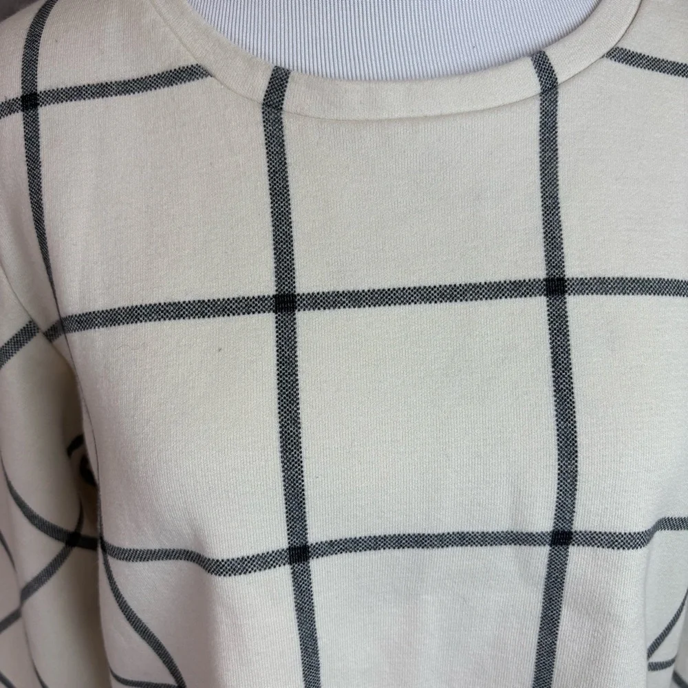 LOFT Ann Taylor Windowpane Plaid Cream and Black Grid Pattern Sweater Sz M